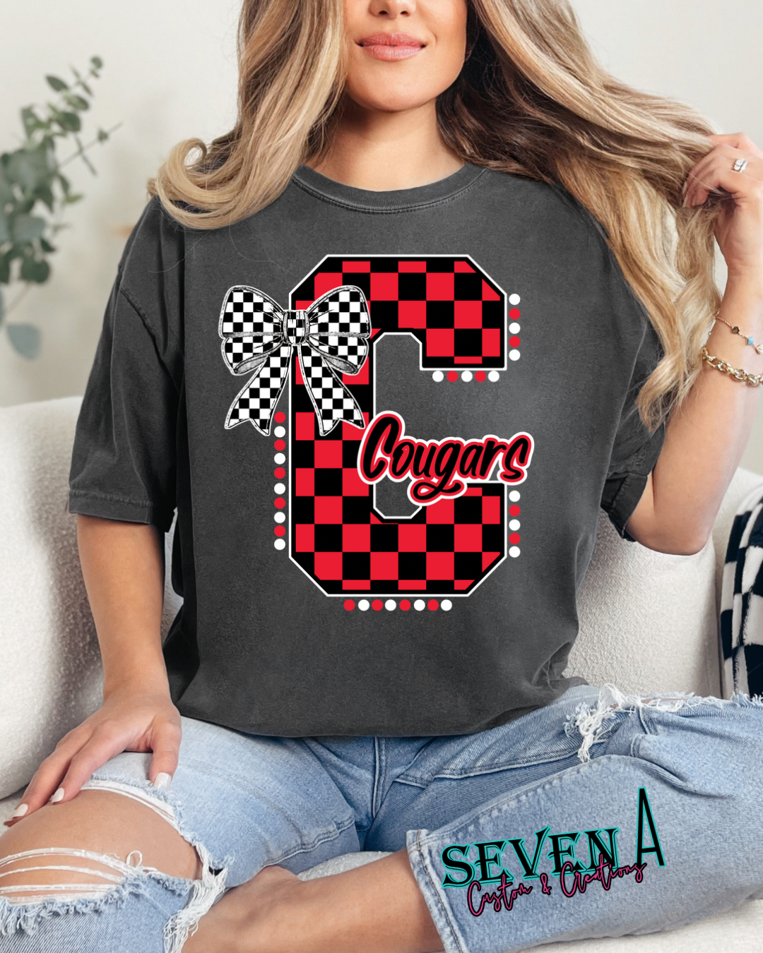 Mascot checkered with bow