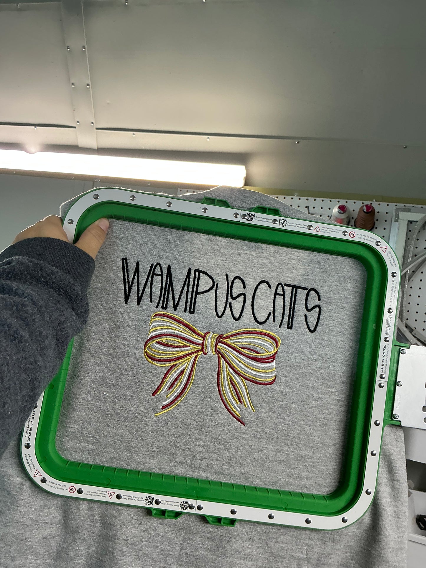 Wampus Cats w/bow